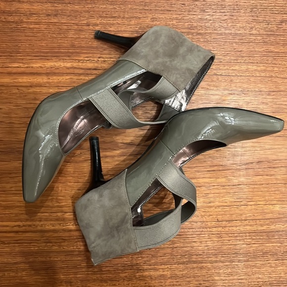 Clearance 🚨‼️DKNYC shoes size 8.5 / 39 suade and lacquered leather - Picture 2 of 7